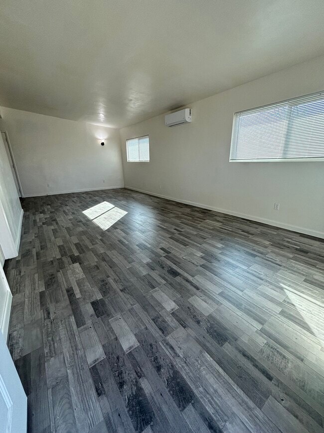 Photo - 465 W Ramona Dr
