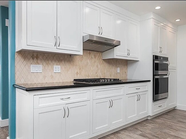 Photo - 25440 Plymouth St