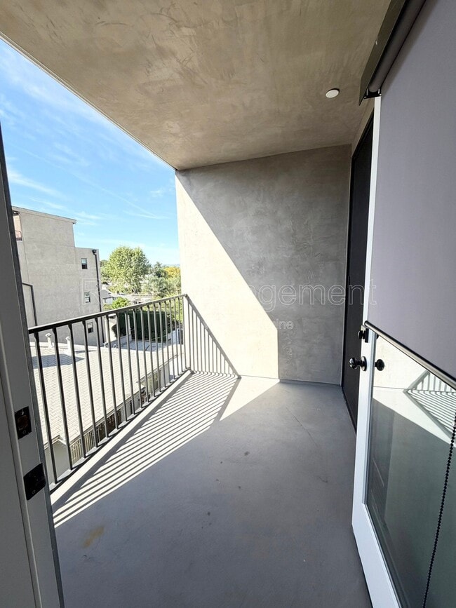 Photo - 5923 Laurel Canyon Blvd Unit 401
