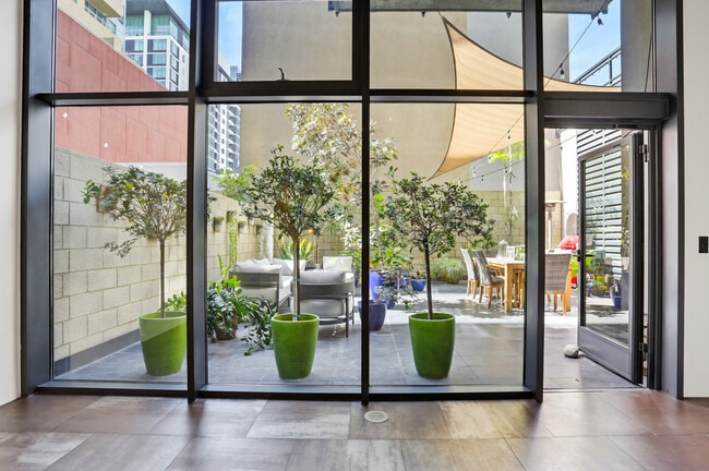 Building Photo - 1494 Union St Unit 107