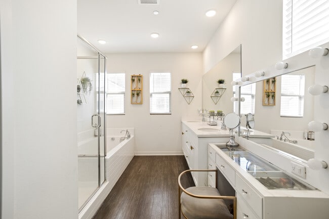 Photo - 4846 S Monarch Pl