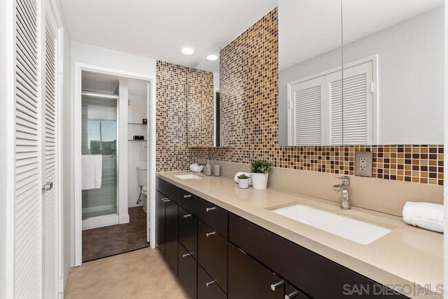Photo - 2500 Torrey Pines Rd Unit 602