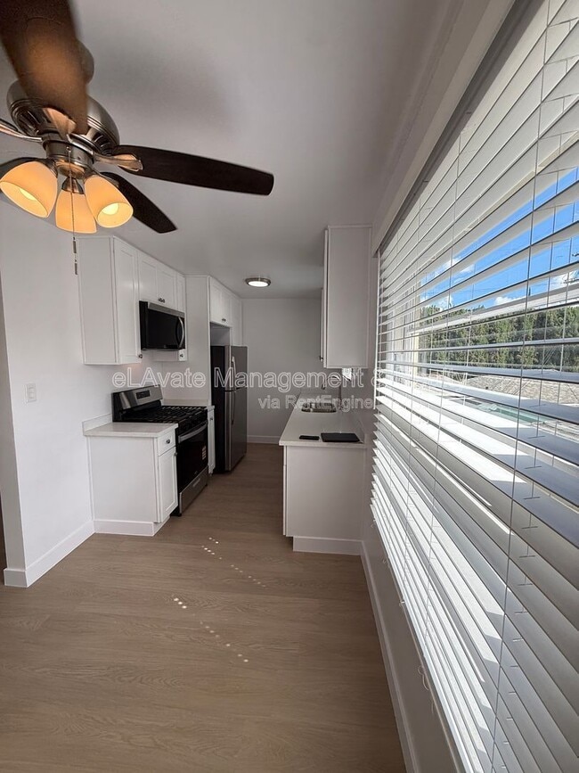 Photo - 14119 Gilmore St Unit 05