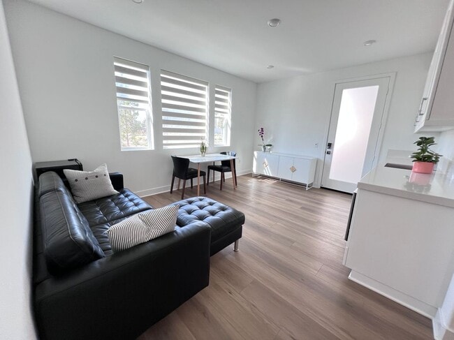 105 Seep - 105 Seep House