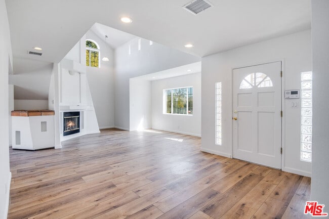 Photo - 4931 Stern Ave