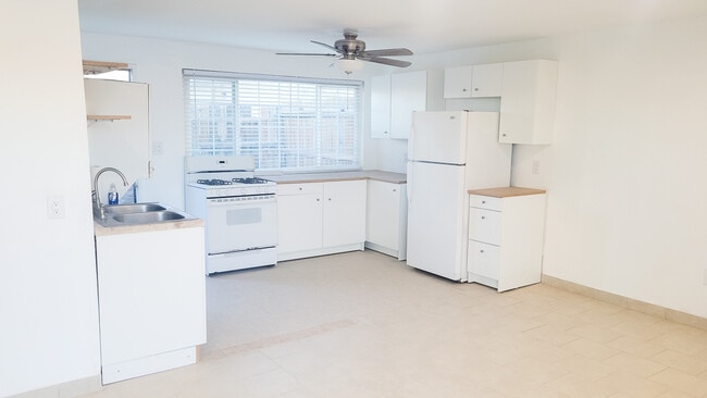 Photo - 5527 Baileya Ave Unit B