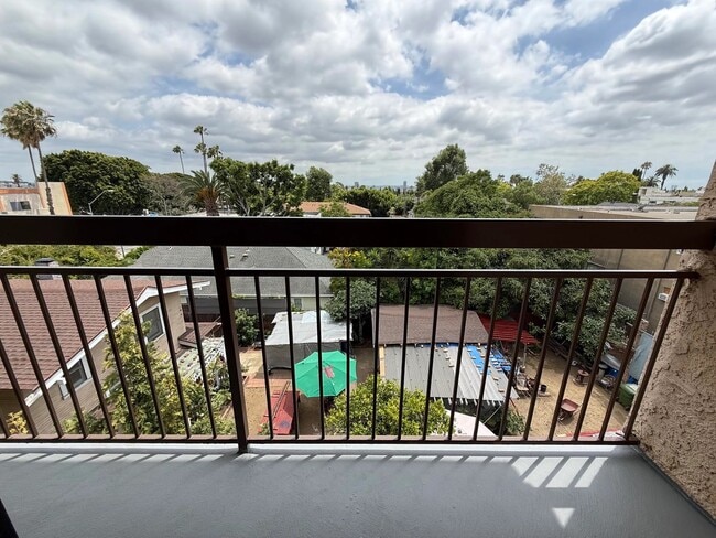 Photo - 1321 N Vista St Unit 305