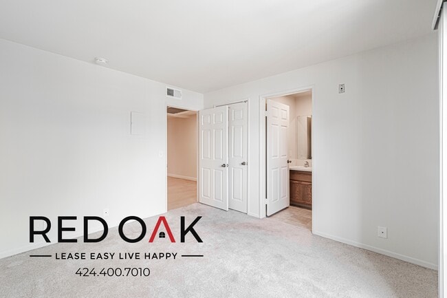 Photo - 4651 Cahuenga Blvd Unit 211