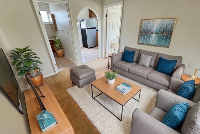 Photo - 1341 N Bronson Ave Unit 7