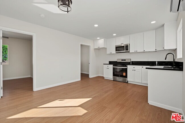 Photo - 11512 Fenton Ave