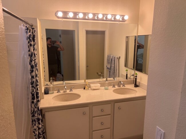 Photo - 1457 Zehner Way