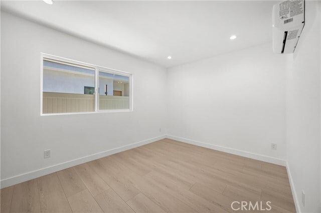 Photo - 6944 Amestoy Ave