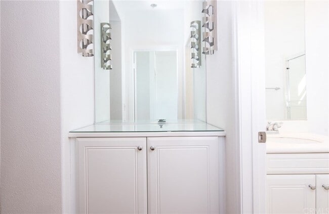 Photo - 928 Lilac Ln