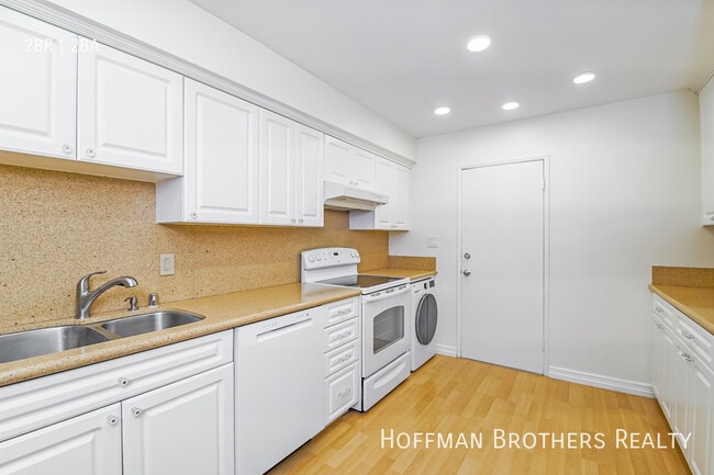 Photo - 4807 Woodley Ave Unit 208