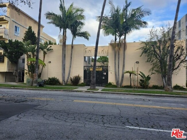 Photo - 530 Normandie Ave Unit 16