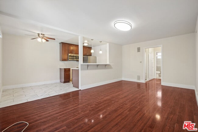 Building Photo - 1220 N Ogden Dr Unit 8