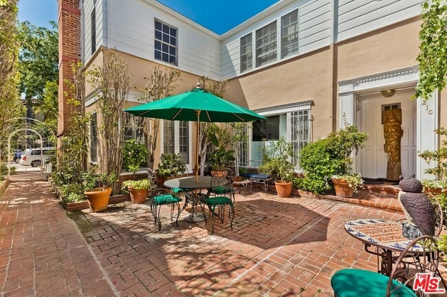 Photo - 208 S El Camino Dr