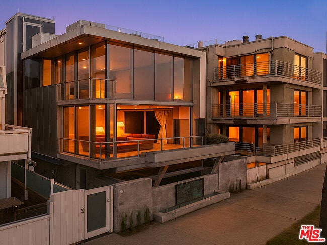 Photo - 2911 Ocean Front Walk