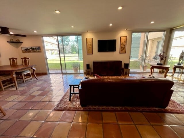 Photo - 100 S Doheny Dr Unit 214