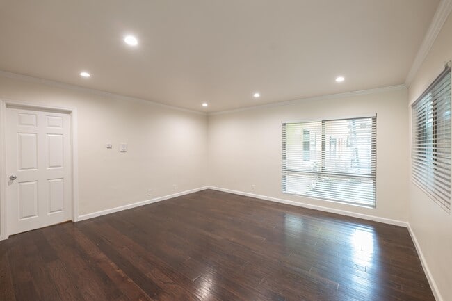 Photo - 1222 W. 39th