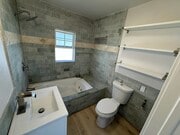 Bathroom - 1604 Mackay Ln House