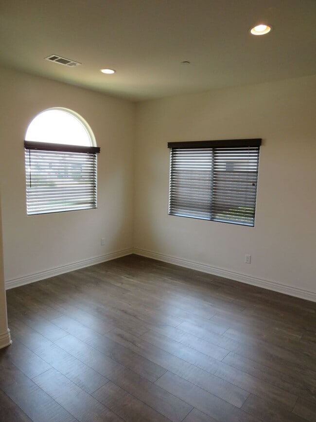 Photo - Beautiful Legacy at La Ventana Single Story Home near the 101 Frwy/Marian Hospital