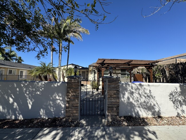 Building Photo - 3822 Adams Ave Unit 3822 Adams Ave  3824