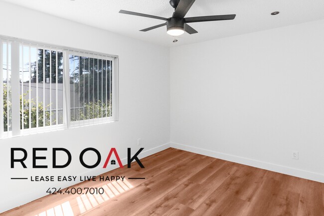 Photo - 13910 Sayre St Unit 2