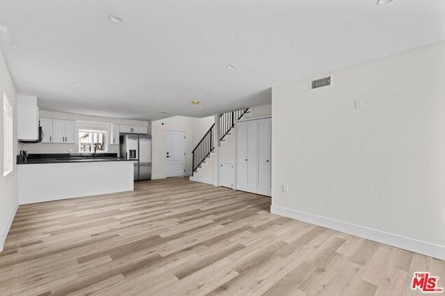 Photo - 546 N Genesee Ave
