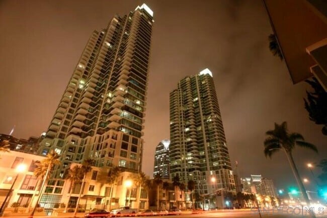 Building Photo - 1205 Pacific Hwy Unit 301 Rental