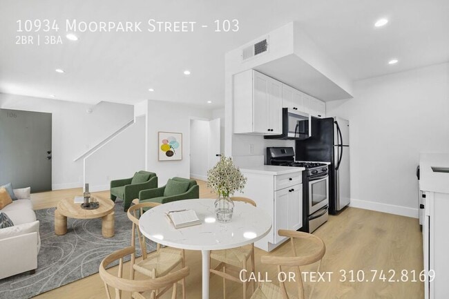 Building Photo - 10934 Moorpark St Rental