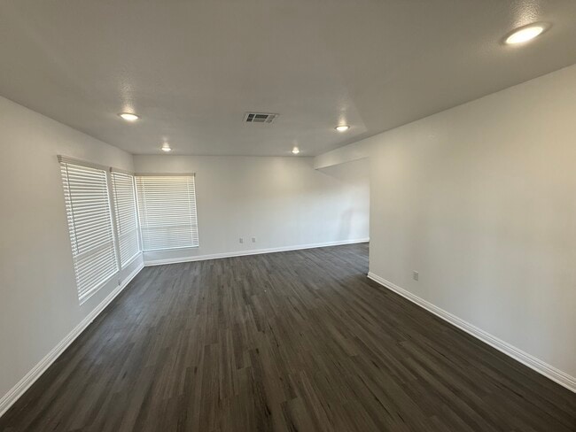 Photo - 41041 Alder Ave