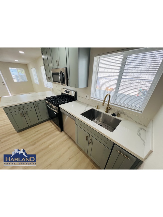 Photo - 3845-3851 Menlo Avenue - 3851-