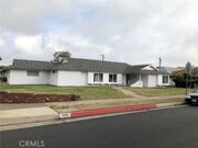 Photo - 1435 W Westmont Dr House