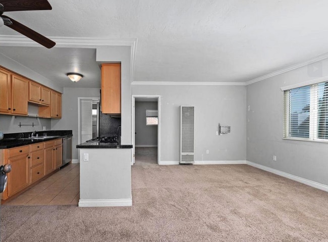 Photo - $2,400 - 1 Bed / 1 Bath Charming Condo in Hillcrest Unit 18
