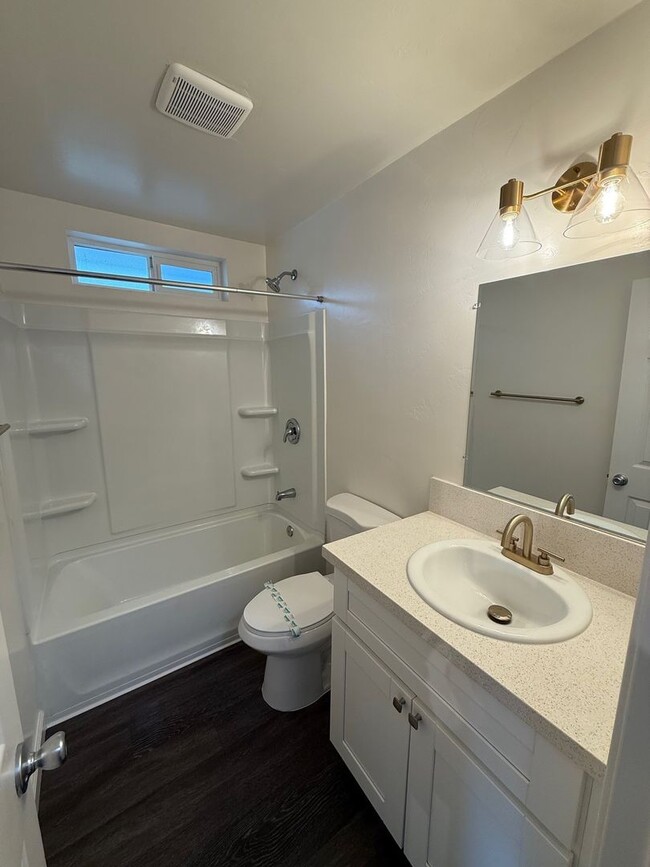 Photo - La Jolla Mesa Drive 1 Bed/1 Bath Unit 5245