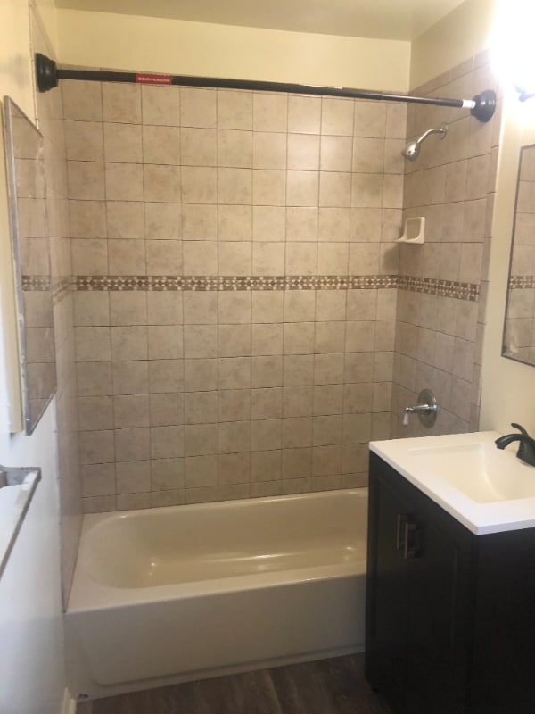 Photo - 504 W Hillsdale St