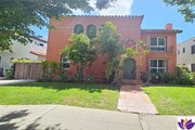 Photo - 1152 S Hayworth Ave Townhome