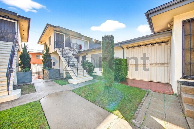 Building Photo - 2301 W Beverly Blvd