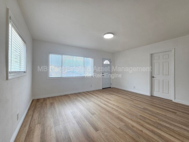 Photo - 4754 W 163rd St