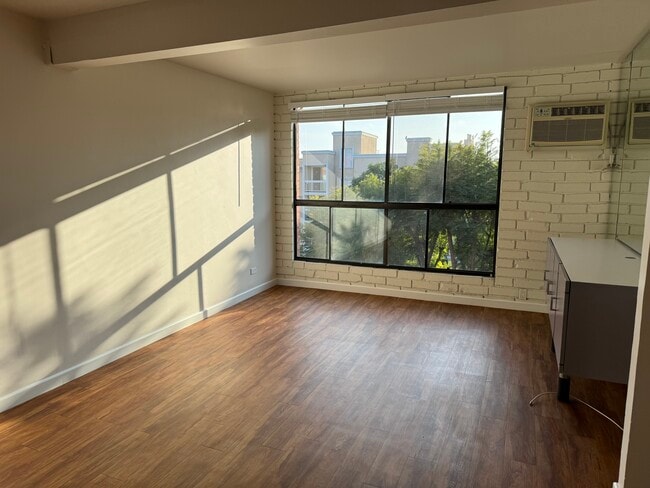 Photo - 1440 Veteran Ave Unit 510