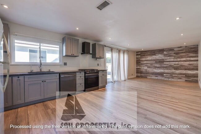 Photo - 11875 Wisteria Ave Unit Front House