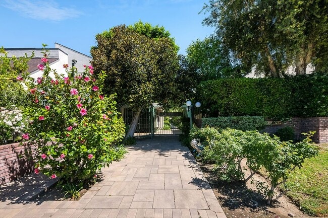 Photo - 18731 Hatteras St Townhome