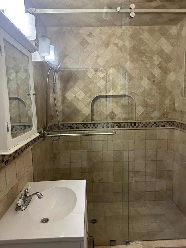 Photo - 10640 Gridley Rd