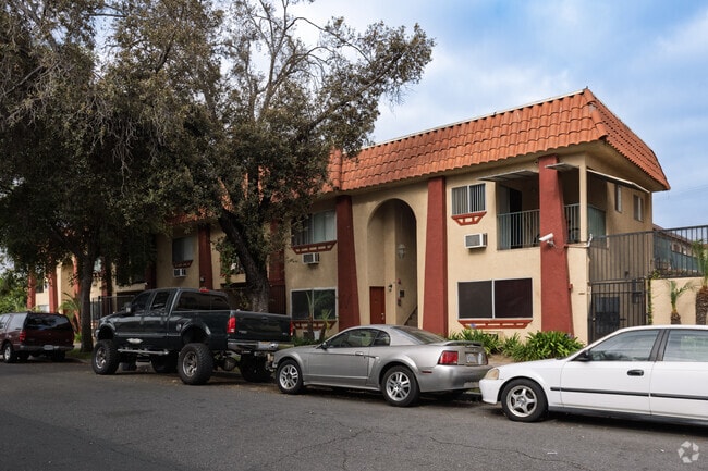 Santa Ana Birch - Santa Ana Birch Apartments