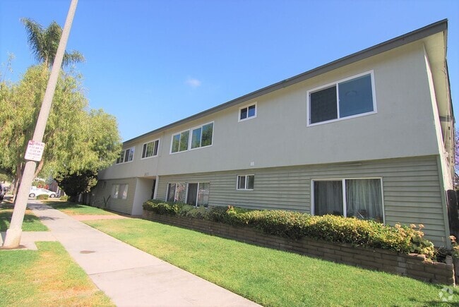 Building Photo - JG-2425 E. 5th Unit JG - 5th St #7 Rental
