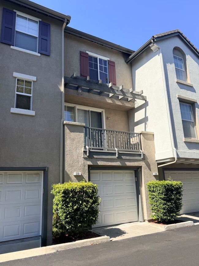 Photo - 23 Tulare Dr