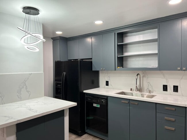 Photo - 12014 Kling St Unit 2