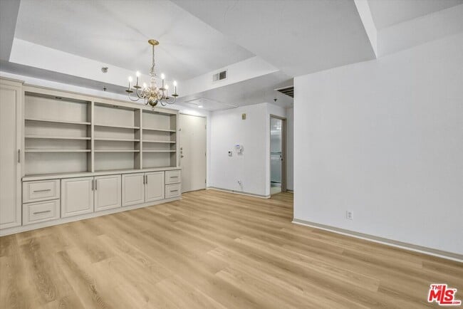 Photo - 2222 Beachwood Dr Unit 408