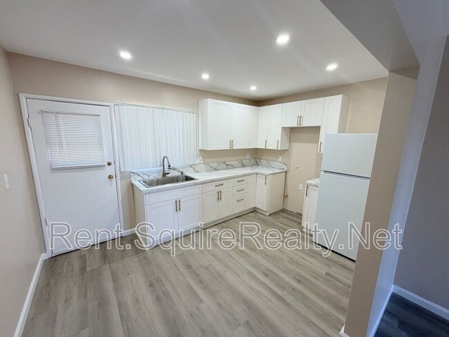 Building Photo - 936 W Foothill Blvd Unit #9